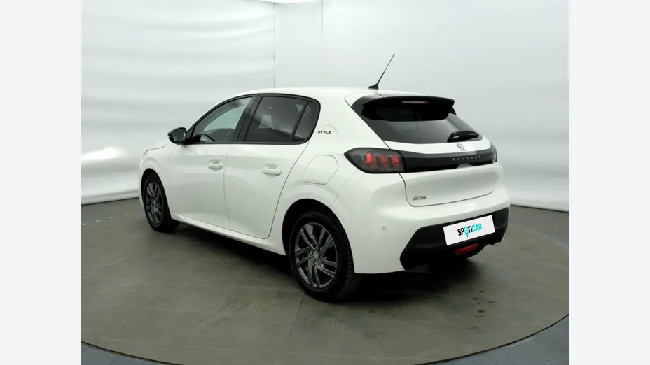 PEUGEOT 208 -