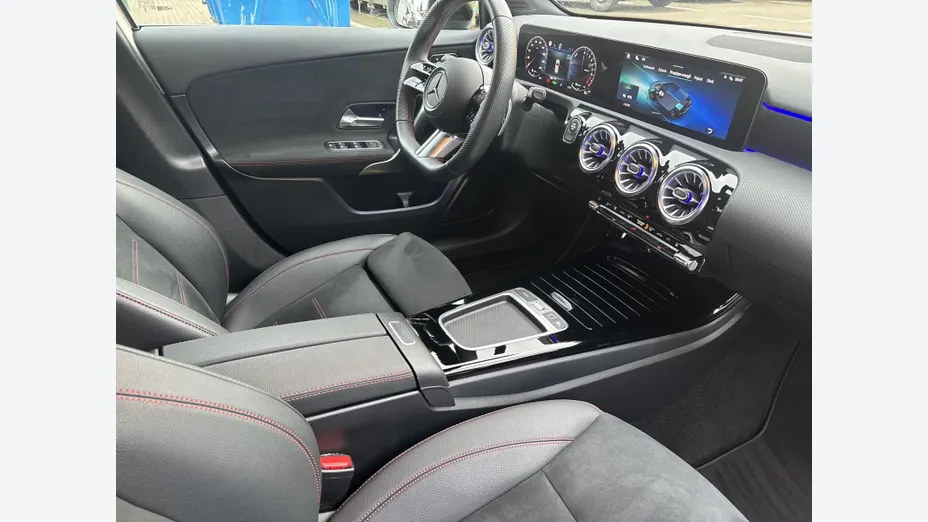 MERCEDES-BENZ A Klasa A 250 e PHEV AMG Line 8G-DCT