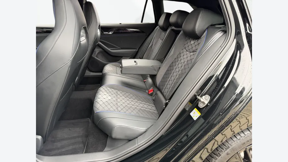 VOLKSWAGEN Passat Passat 2.0 TSI 4Mot. R-Line DSG