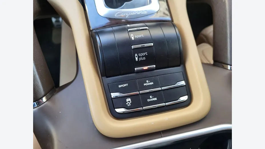 PORSCHE Cayenne -