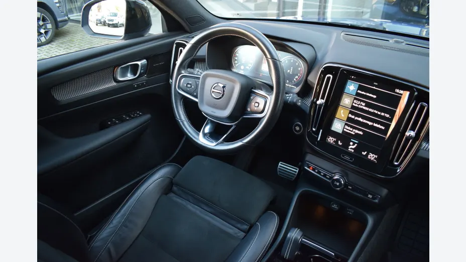 VOLVO XC40 XC40 T3 R-Design aut