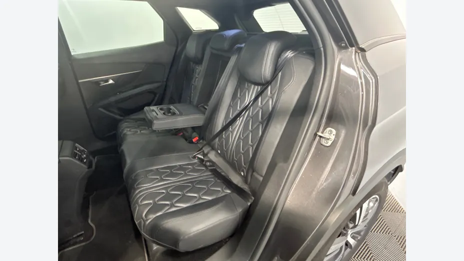 PEUGEOT 3008 -