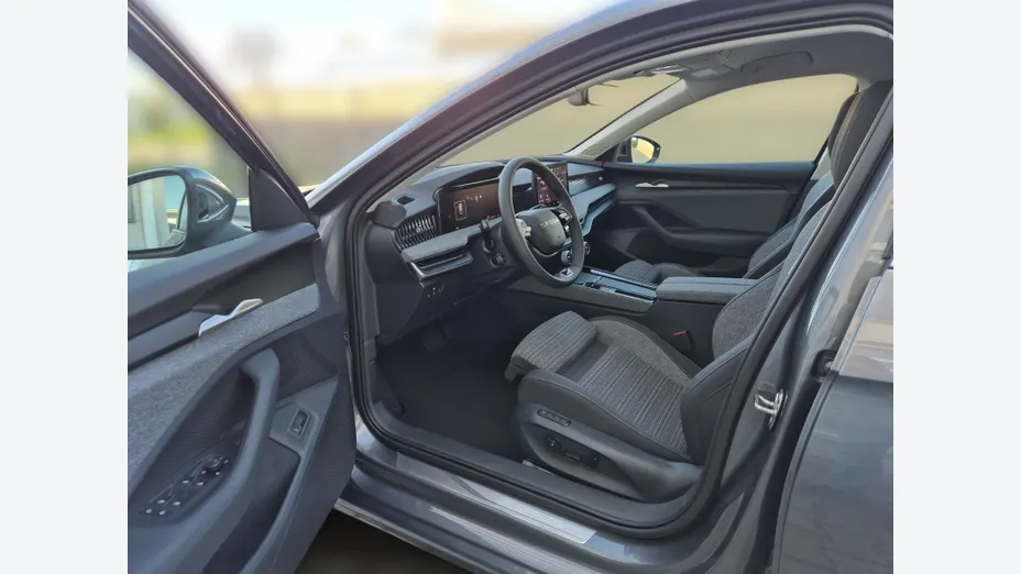 SKODA Superb Superb 2.0 TDI SCR Drive DSG Nowy