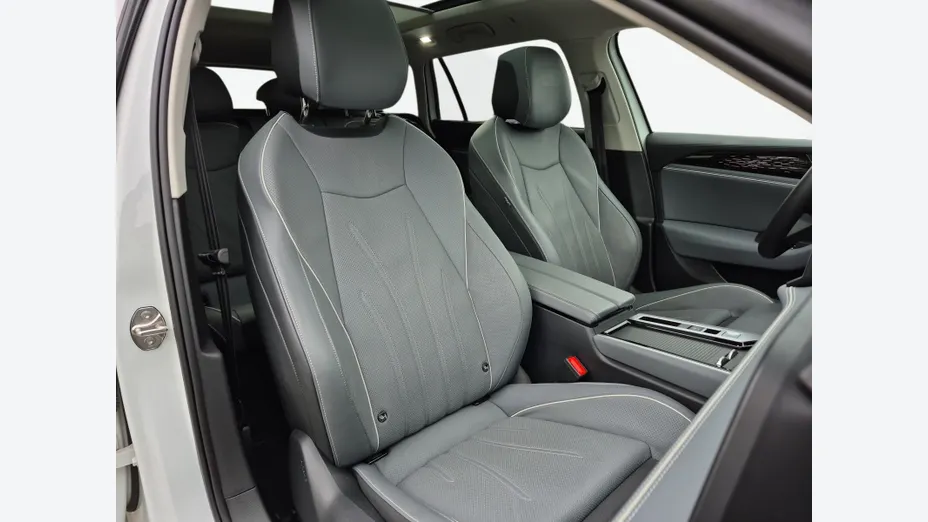 VOLKSWAGEN Passat -