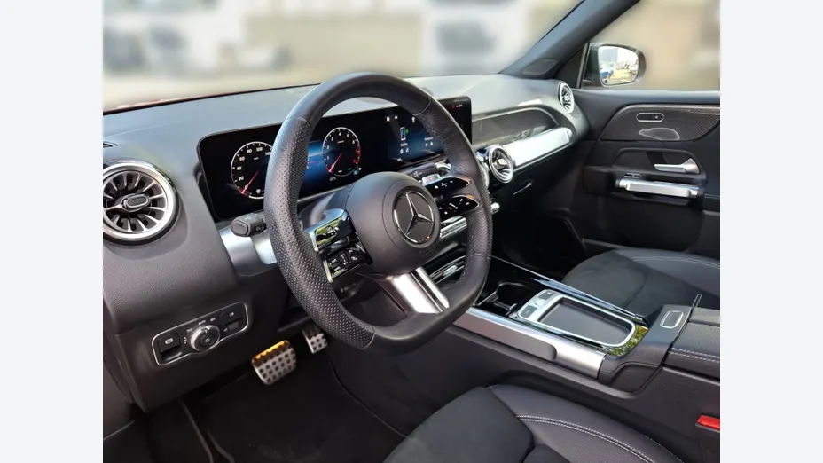 MERCEDES-BENZ GLB GLB 200 mHEV AMG Line 7G-DCT