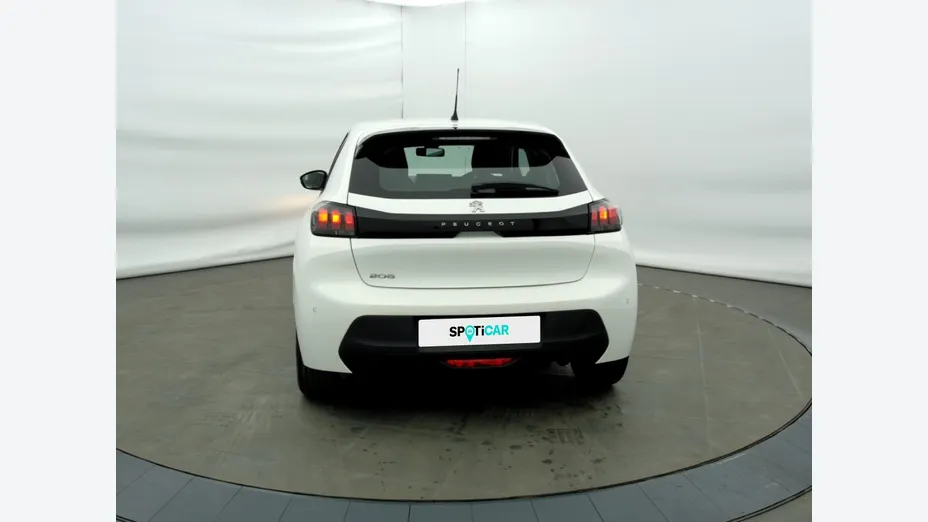 PEUGEOT 208 -