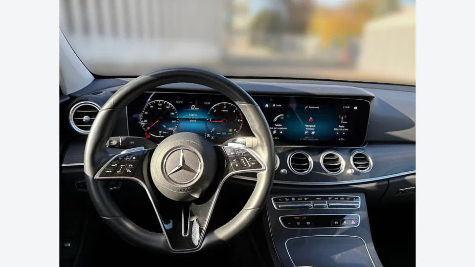 MERCEDES-BENZ E Klasa E 220 d 4-Matic AMG