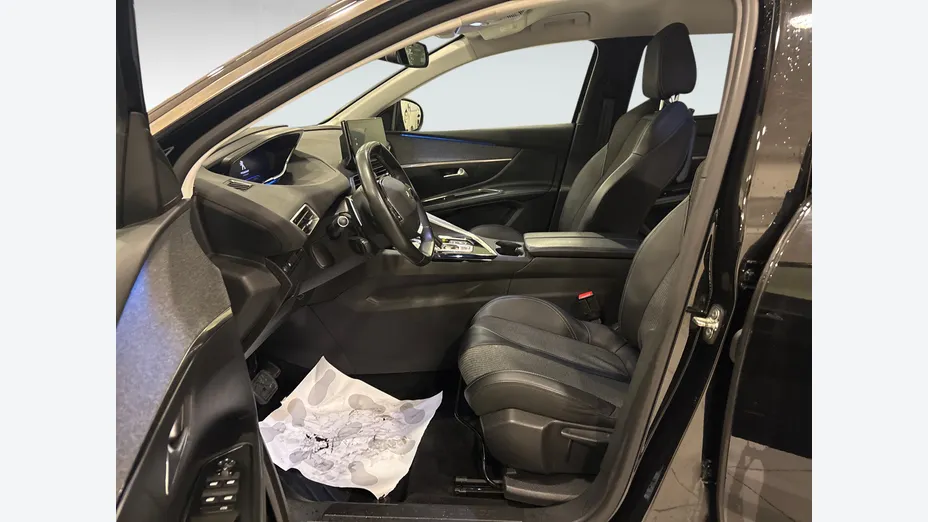 PEUGEOT 5008 -