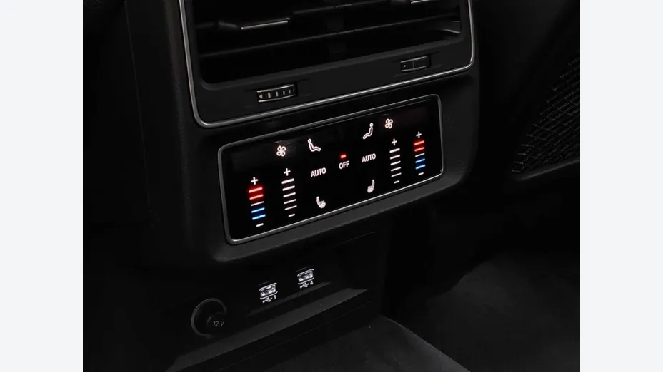 AUDI Q8 -