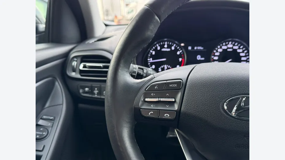 HYUNDAI i30 i30 1.0 T-GDI Smart