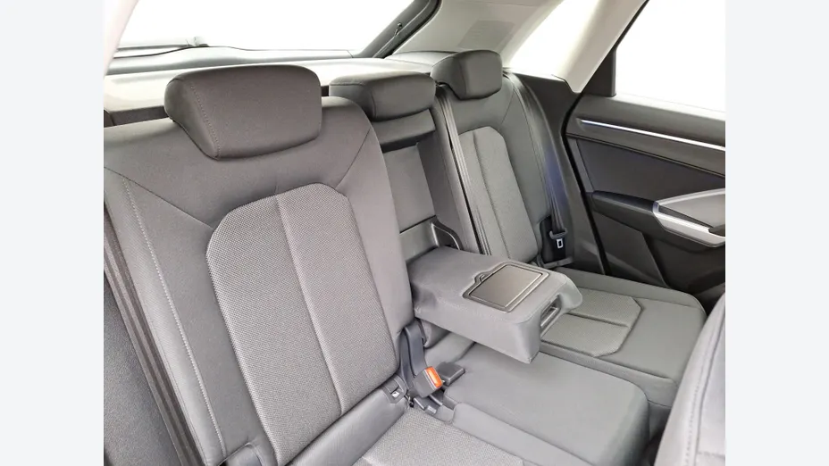 AUDI Q3 Q3 35 TFSI mHEV Advanced S tronic