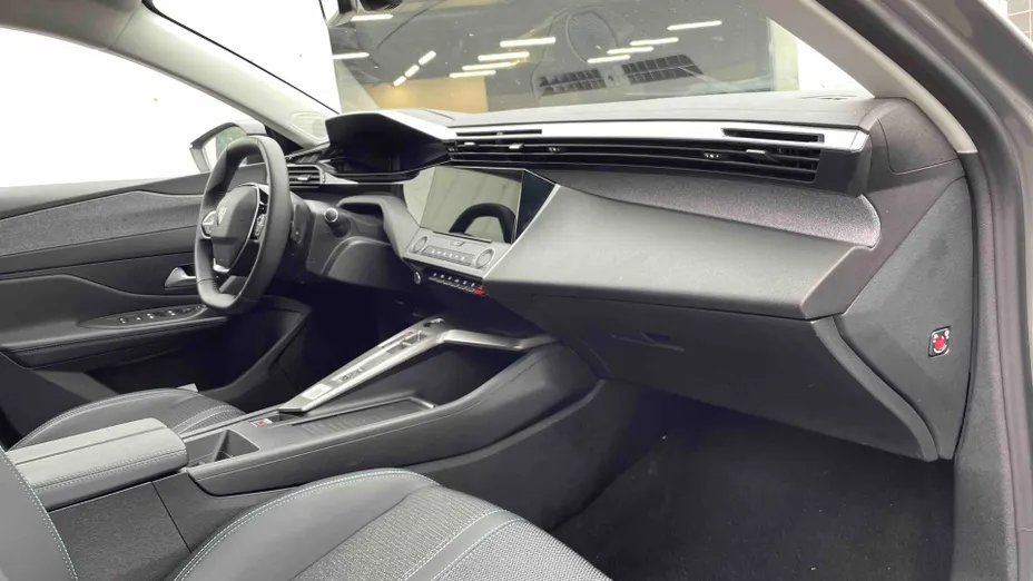 PEUGEOT 308 -