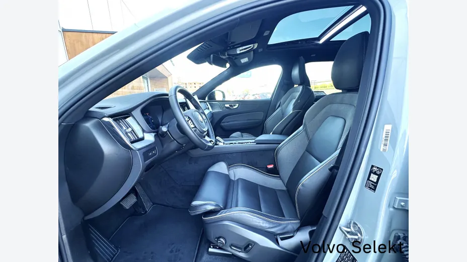 VOLVO XC60 XC60 T8 Plug-In Hybrid AWD Ultra Black Edition aut