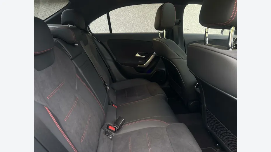 MERCEDES-BENZ A Klasa A 250 e PHEV AMG Line 8G-DCT