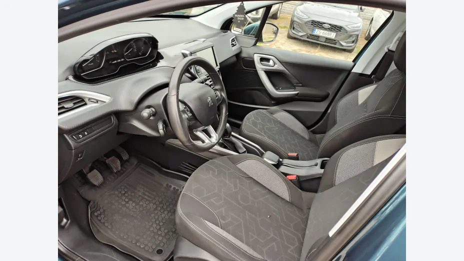 PEUGEOT 2008 2008 1.2 Pure Tech Style S&S