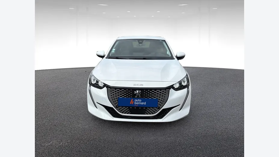 PEUGEOT 208 -
