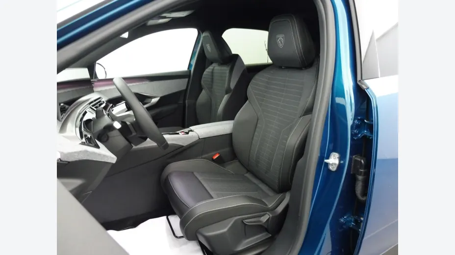 PEUGEOT 3008 -