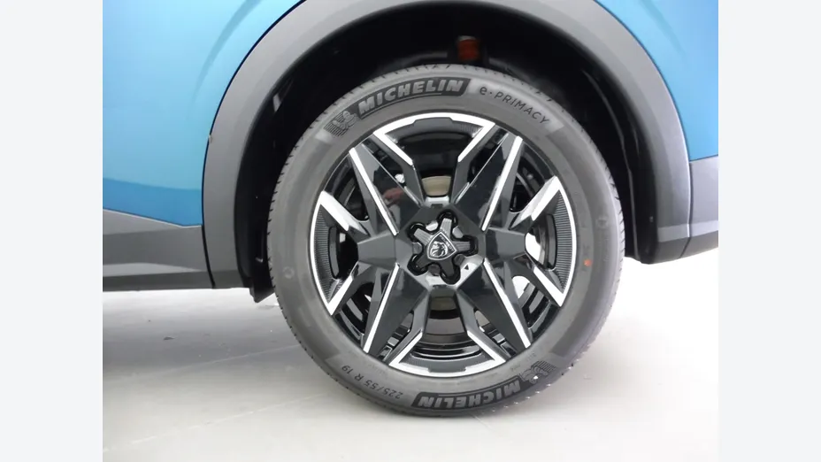 PEUGEOT 3008 -