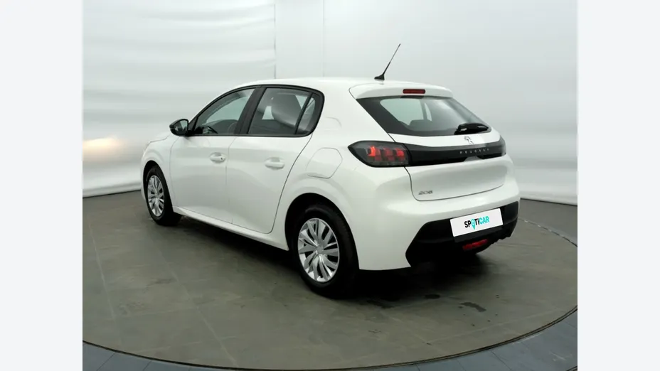 PEUGEOT 208 -