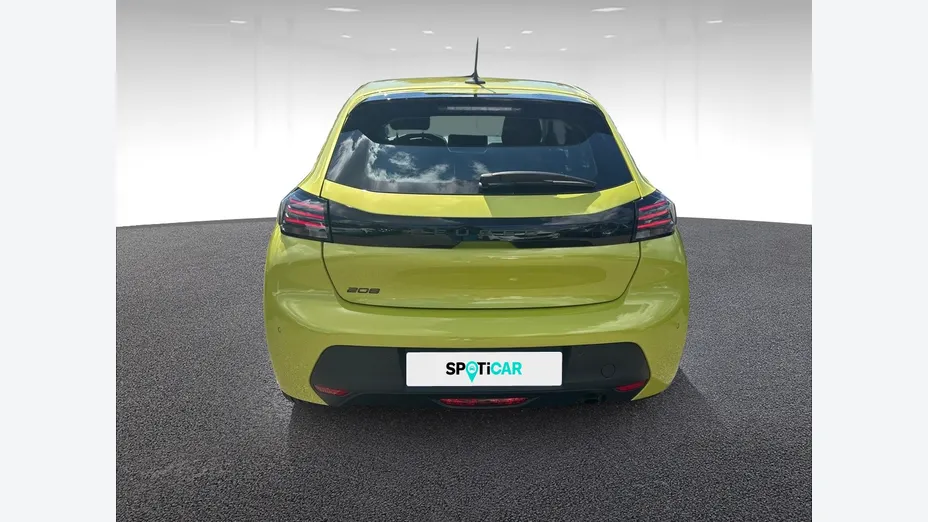 PEUGEOT 208 -