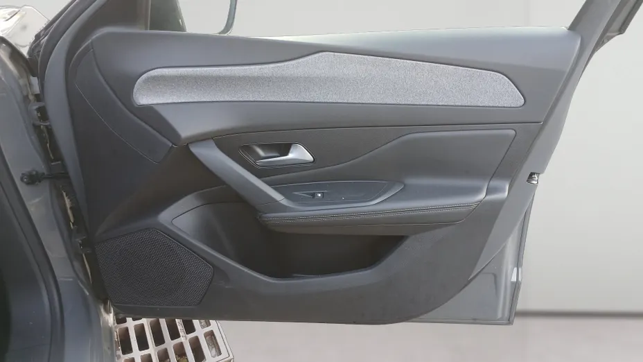 PEUGEOT 308 -