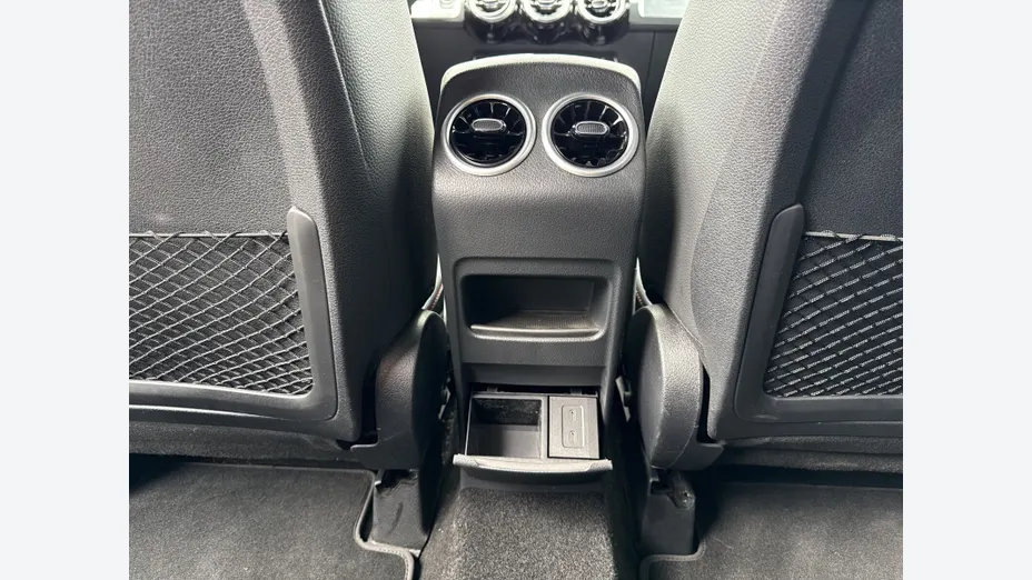 MERCEDES-BENZ GLB GLB 220 d 4-Matic AMG Line 8G-DCT