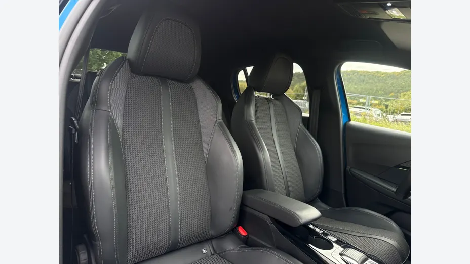 PEUGEOT 208 208 1.2 PureTech GT Line S&S EAT8