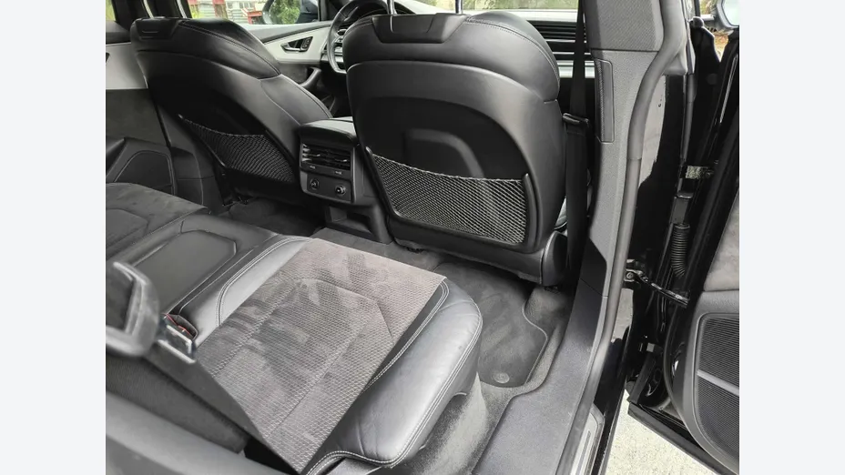 AUDI Q8 -