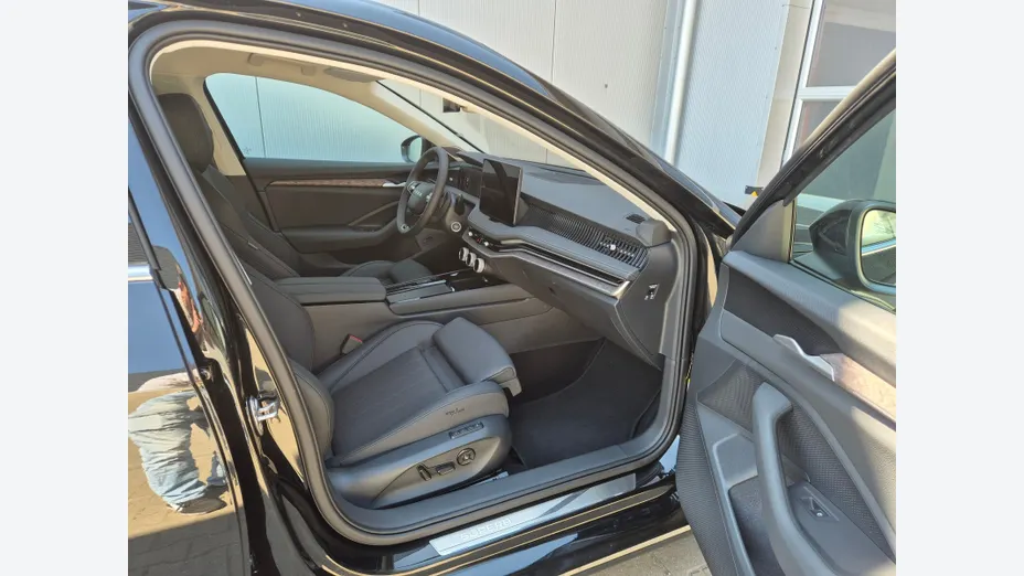 SKODA Superb Superb 2.0 TDI SCR 4x4 L&K DSG Nowy