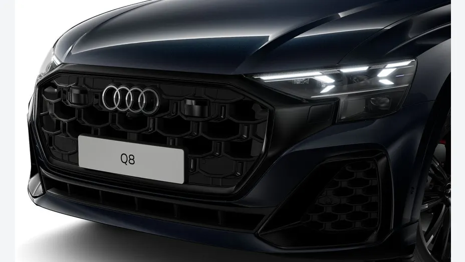 AUDI Q8 -