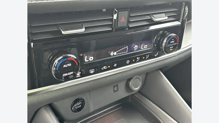 NISSAN Qashqai -