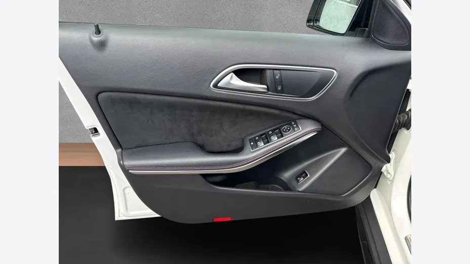 MERCEDES-BENZ GLA GLA 220 4-Matic AMG Line