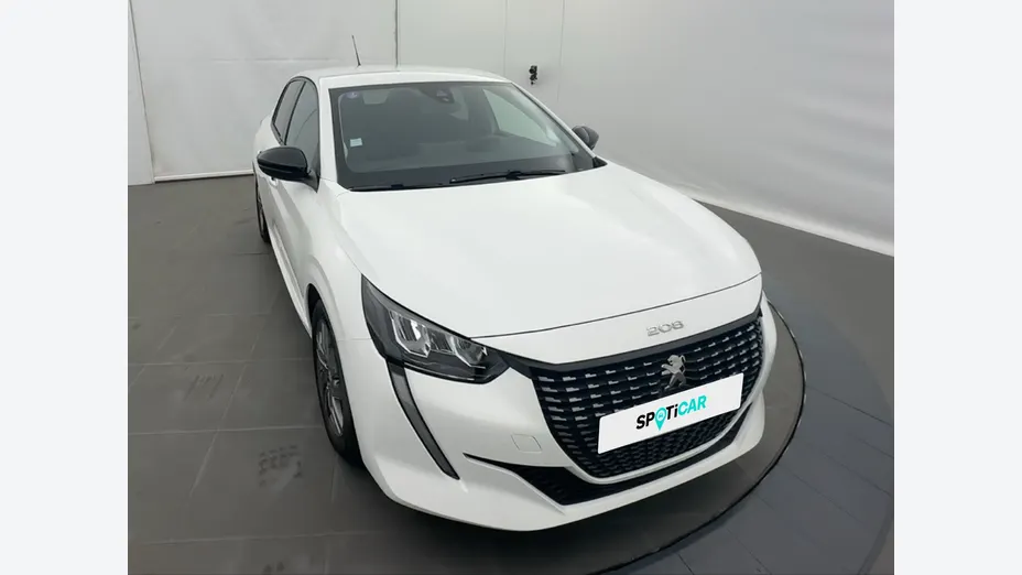 PEUGEOT 208 -