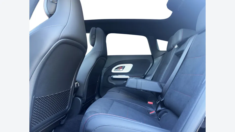MERCEDES-BENZ CLA -