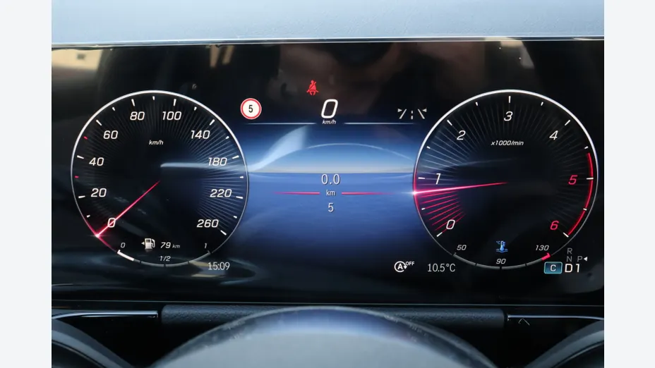 MERCEDES-BENZ GLA GLA 200 d Progressive 8G-DCT