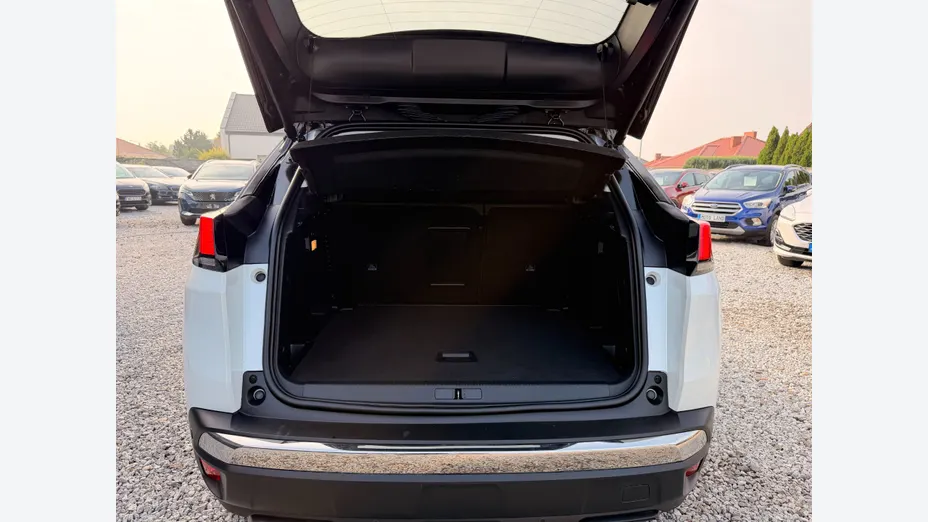 PEUGEOT 3008 -