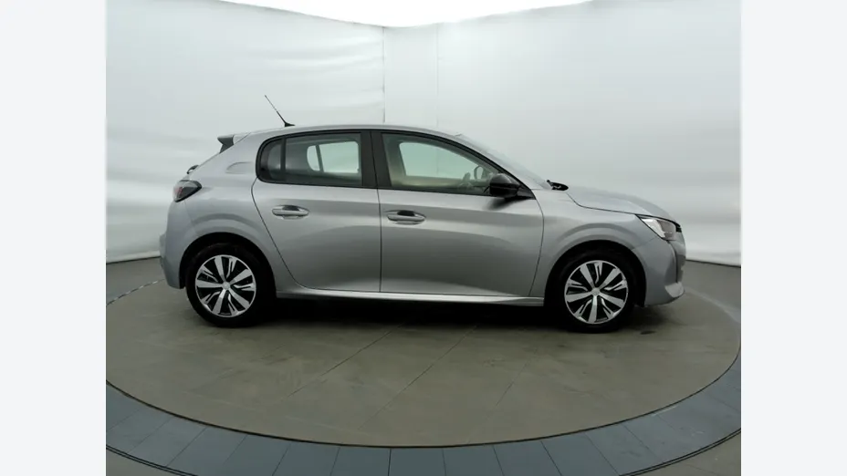 PEUGEOT 208 -