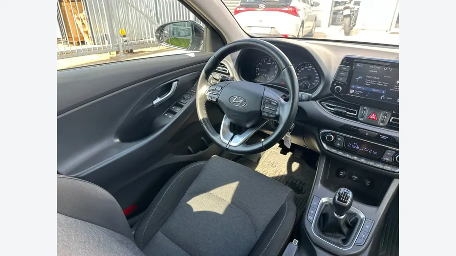 HYUNDAI i30 i30 1.5 T-GDI 48V Smart