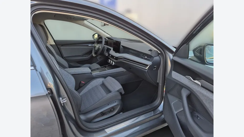 SKODA Superb Superb 2.0 TDI SCR Drive DSG Nowy