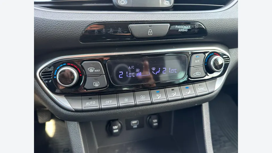 HYUNDAI i30 i30 1.5 T-GDI 48V Smart