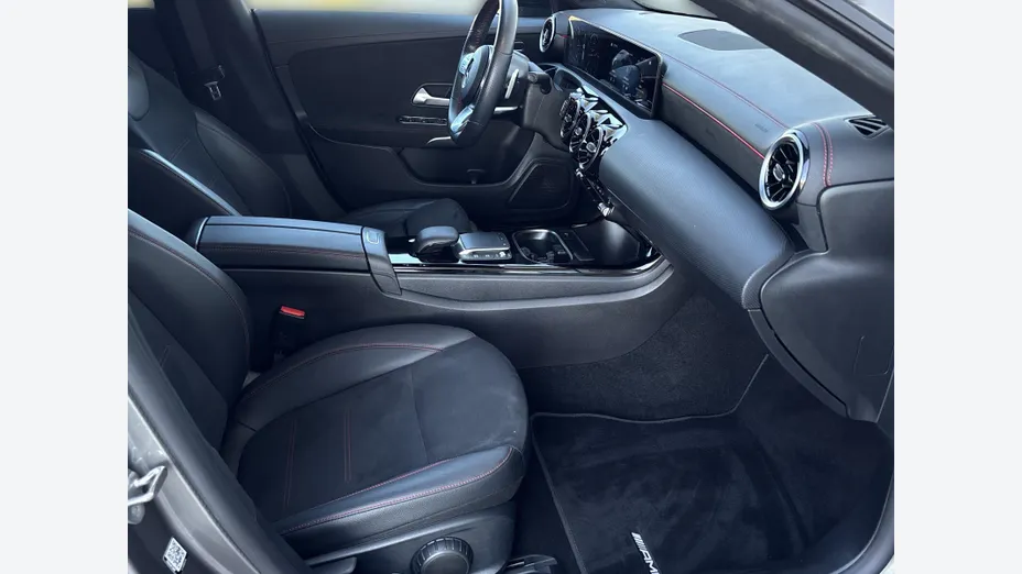 MERCEDES-BENZ CLA CLA 220 d AMG Line 8G-DCT