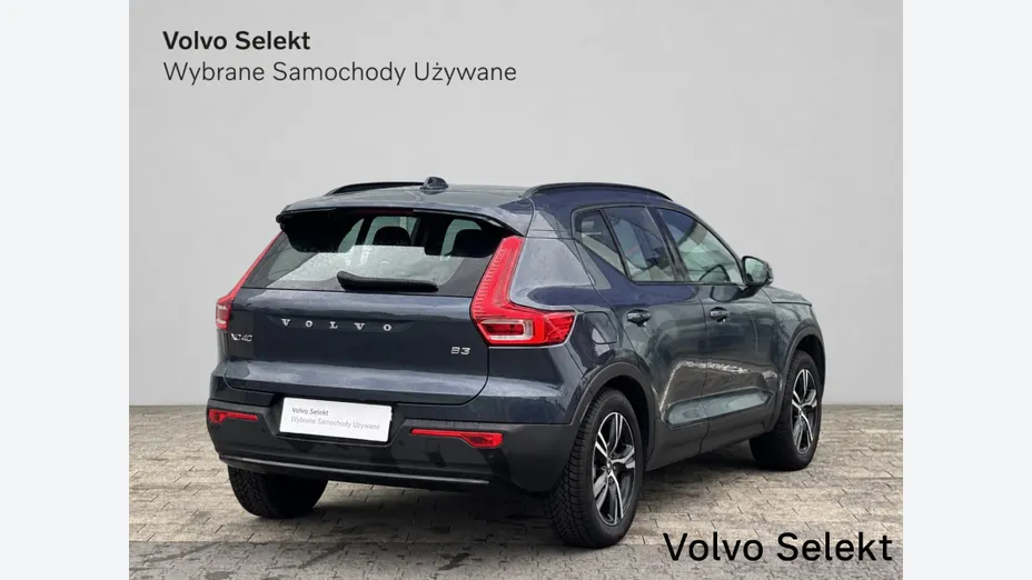VOLVO XC40 XC40 B3 Plus Dark aut