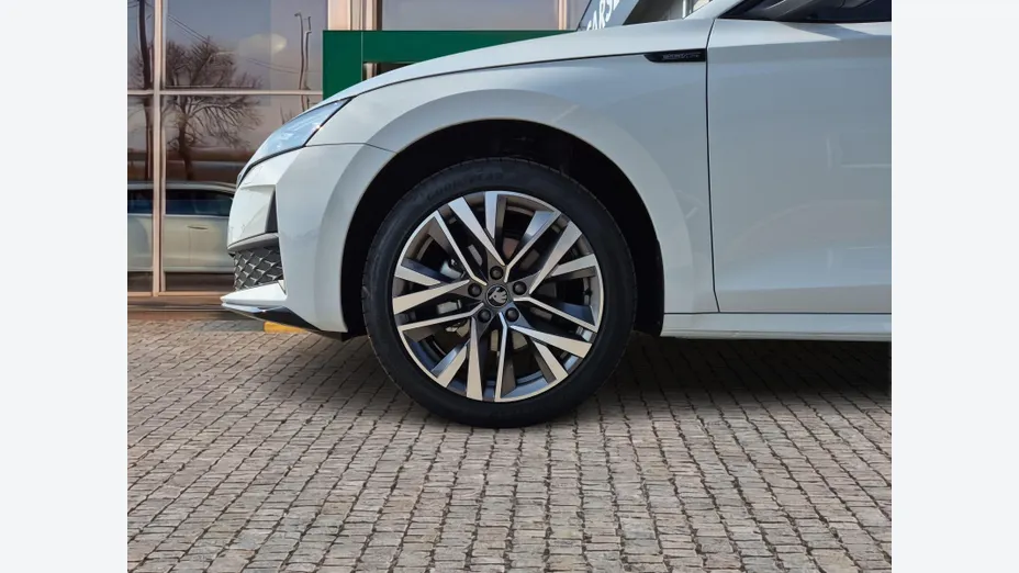 SKODA Octavia Octavia 1.5 TSI mHEV Sportline DSG Nowy