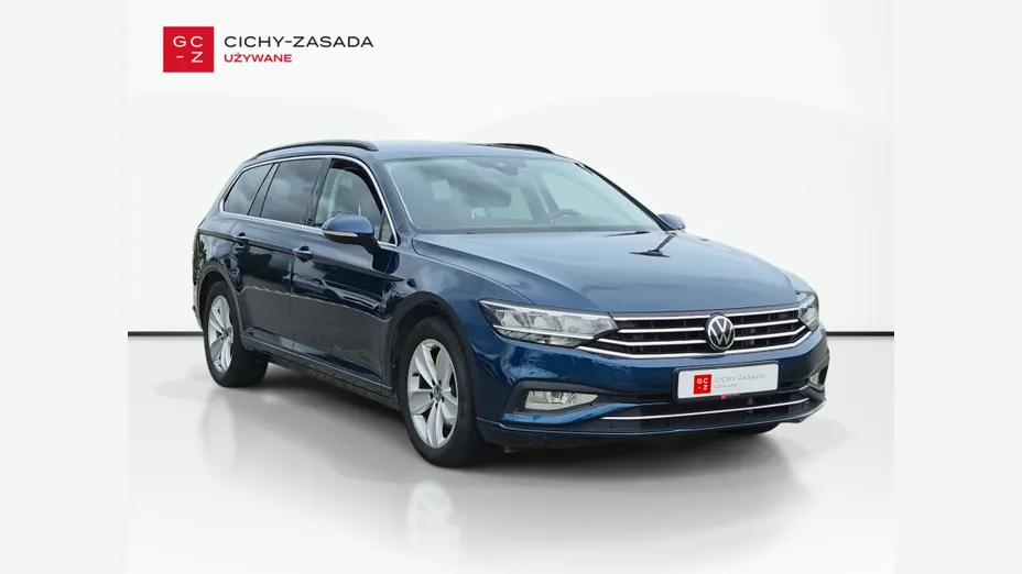 VOLKSWAGEN Passat -