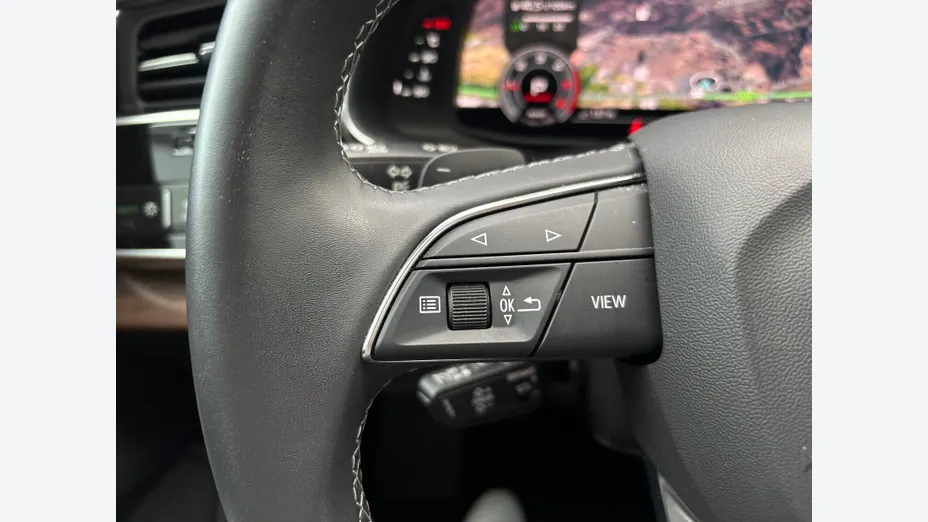 AUDI Q8 -