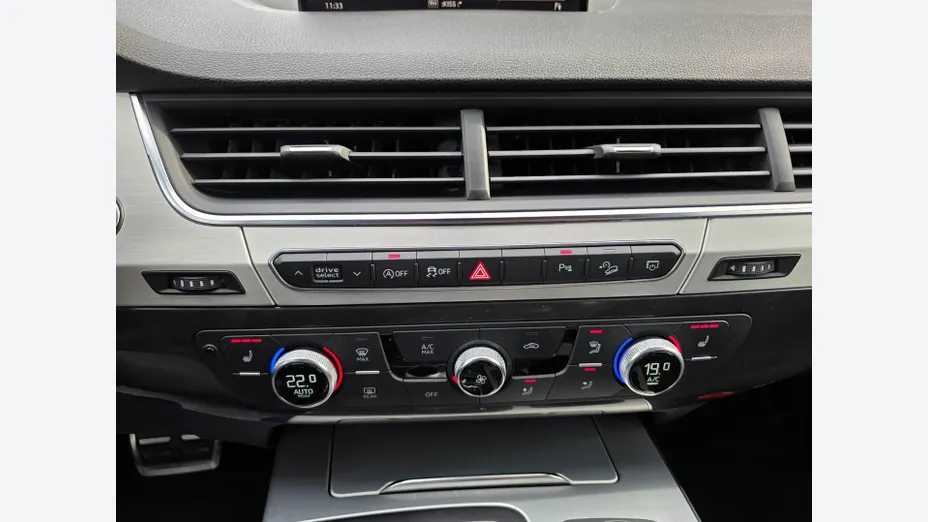 AUDI Q7 -