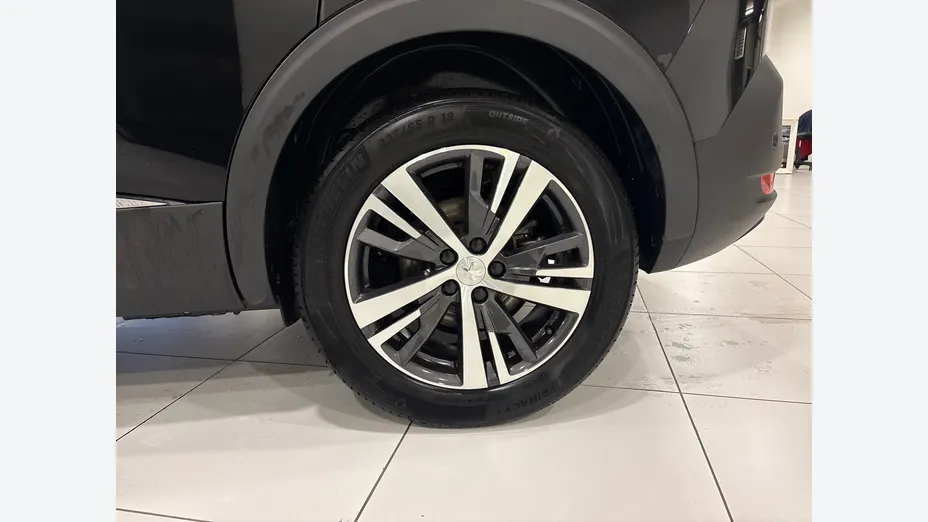 PEUGEOT 5008 -