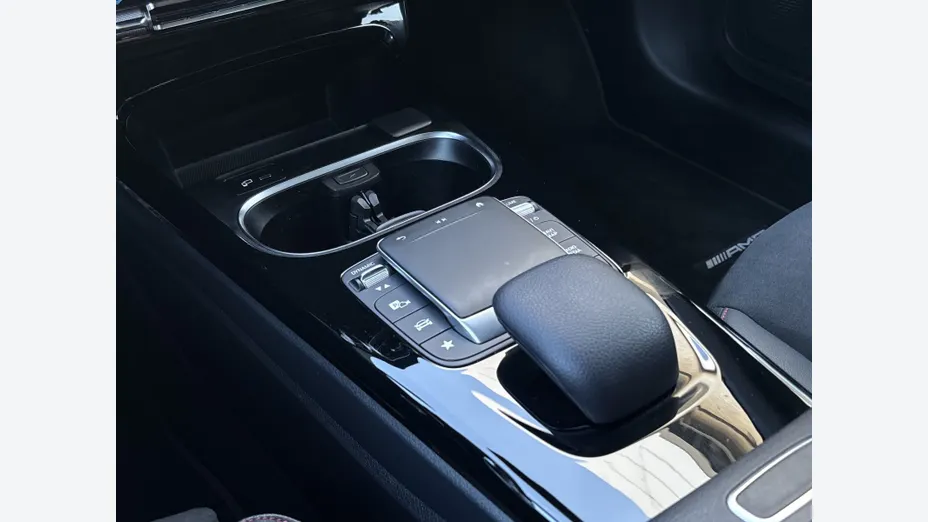 MERCEDES-BENZ CLA CLA 220 d AMG Line 8G-DCT