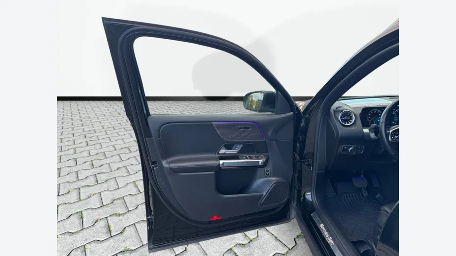 MERCEDES-BENZ GLB GLB 200 7G-DCT