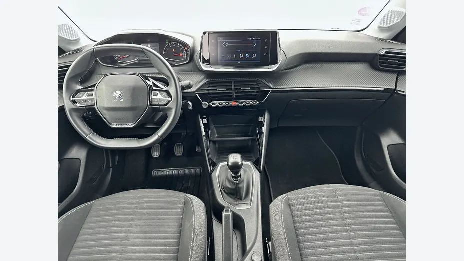 PEUGEOT 208 -
